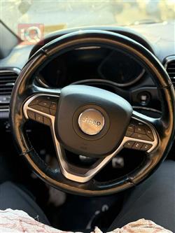 جیپ گراند شیرۆکی